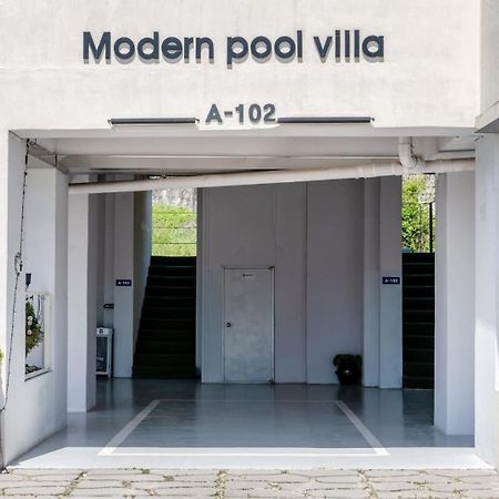 Gyeongju Modern Pool Villa Exterior photo