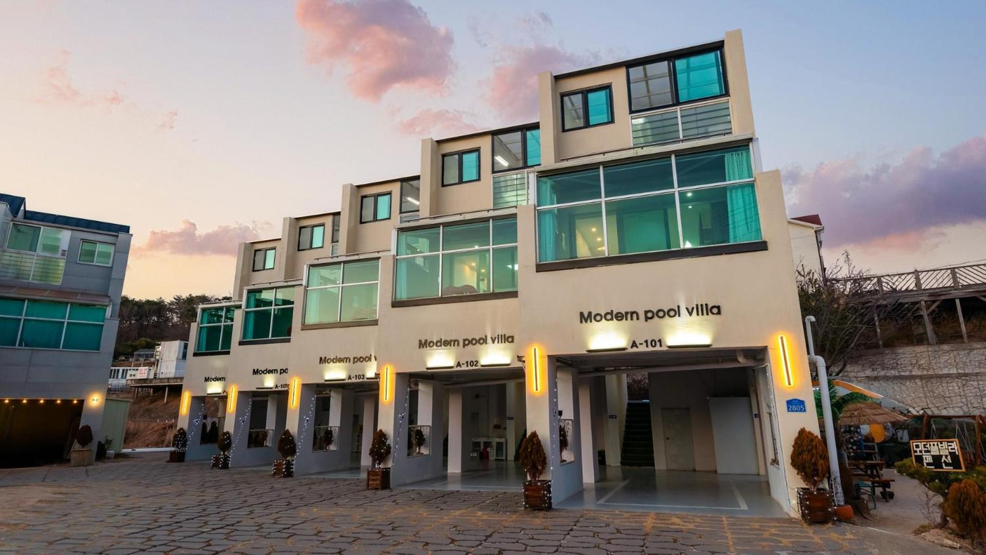 Gyeongju Modern Pool Villa Exterior photo